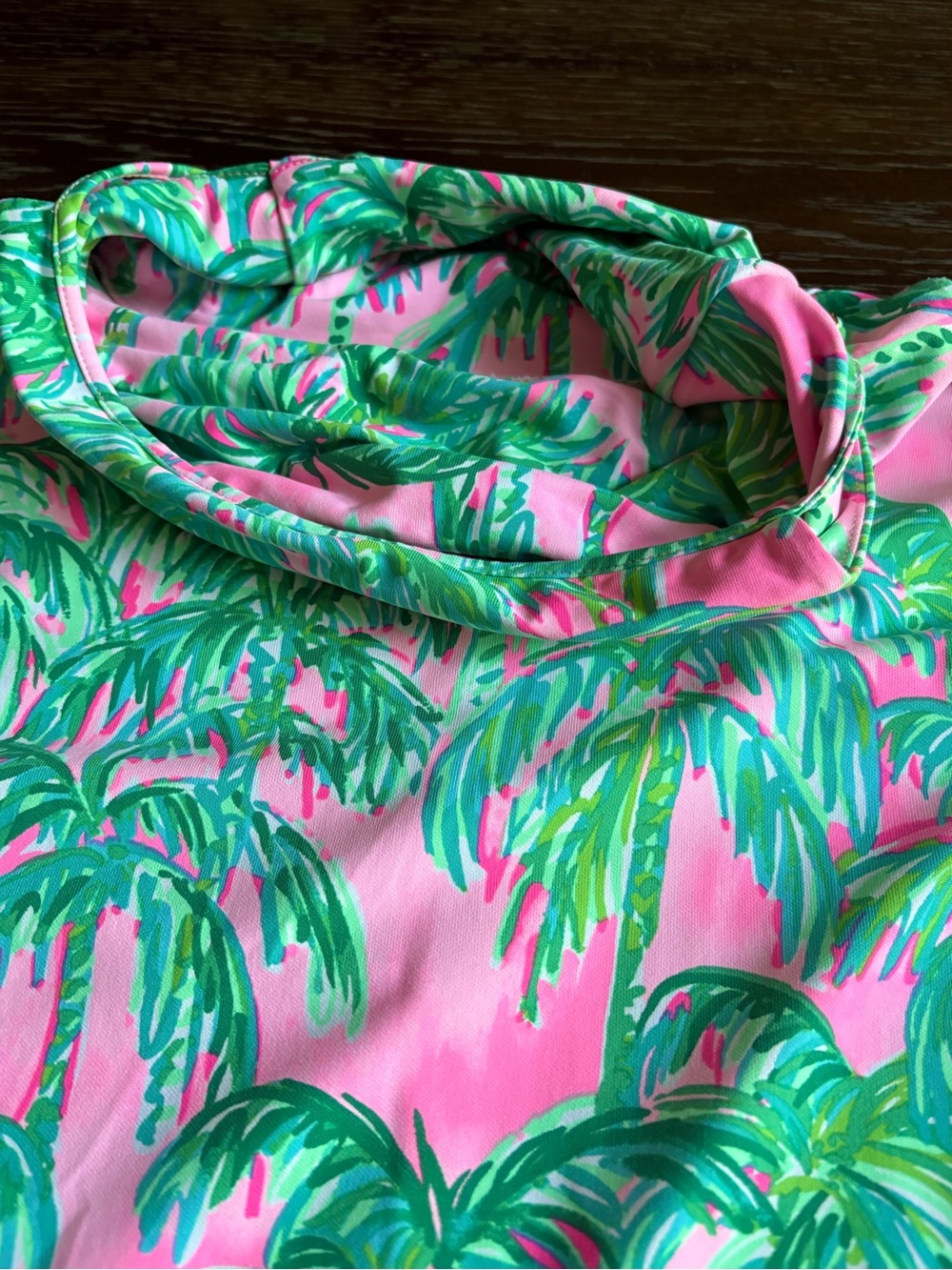 Lilly Pulitzer Lilshield Cowl Neck Pullover Top Palm Tree Print Pink L VGUC - Picture 3 of 7